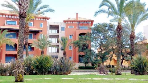 Elegante apartamento T2 com terraços em condomínio com piscina em Vilamoura