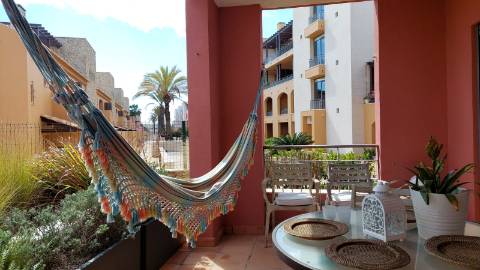 Elegante apartamento T2 com terraços em condomínio com piscina em Vilamoura