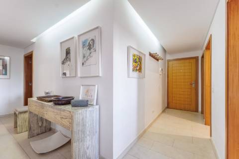 Elegante apartamento T2 com terraços em condomínio com piscina em Vilamoura