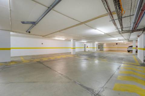 Elegante apartamento T2 com terraços em condomínio com piscina em Vilamoura