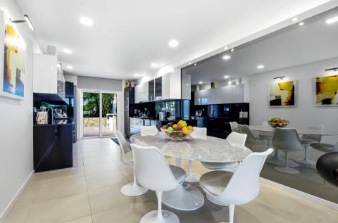 Espetacular moradia geminada V3 - Branqueira