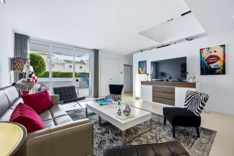 Espetacular moradia geminada V3 - Branqueira