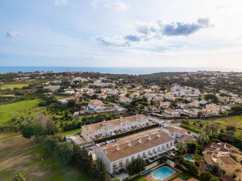 Espetacular moradia geminada V3 - Branqueira