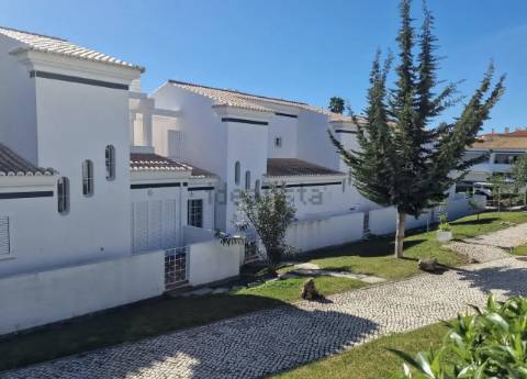 Moradia geminada V3 - Vilamoura