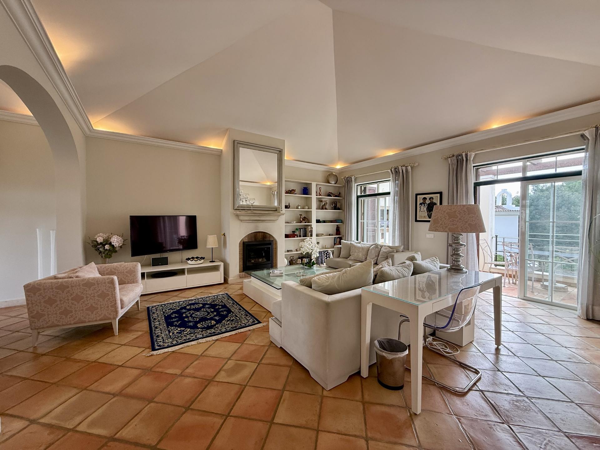 Apartamento T2 - Pinheiros Altos, Almancil