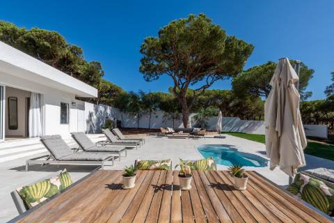 Moradia de charme V3, perto da praia e do golfe no prestigiado Triângulo Dourado, Fonte Santa - Quarteira
