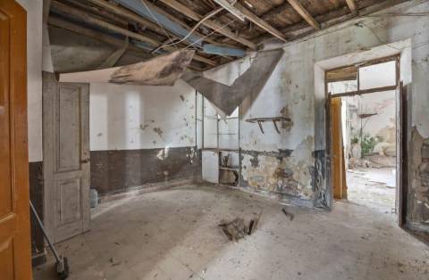 Casa antiga para recuperar - Estoi