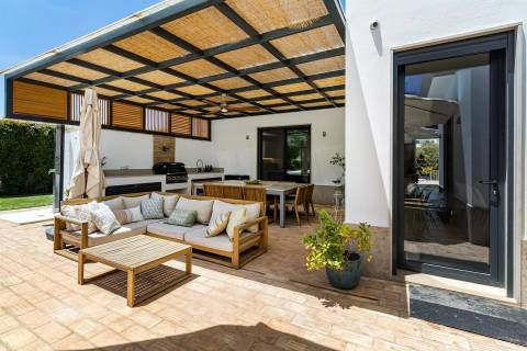 Magnífica Moradia Contemporânea com piscina, entre Loulé e Quinta do Lago