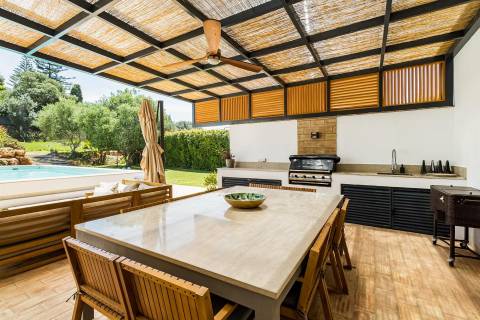 Magnífica Moradia Contemporânea com piscina, entre Loulé e Quinta do Lago