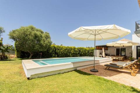 Magnífica Moradia Contemporânea com piscina, entre Loulé e Quinta do Lago