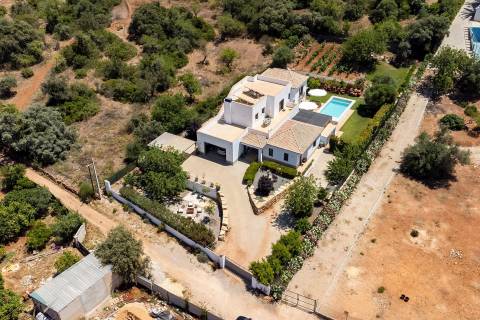 Magnífica Moradia Contemporânea com piscina, entre Loulé e Quinta do Lago