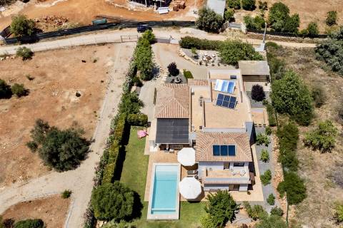 Magnífica Moradia Contemporânea com piscina, entre Loulé e Quinta do Lago