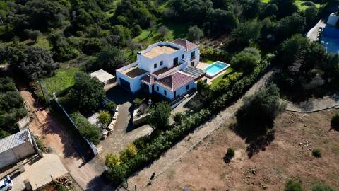 Magnífica Moradia Contemporânea com piscina, entre Loulé e Quinta do Lago