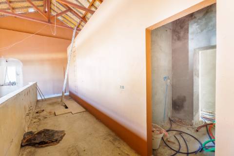 Casa antiga para recuperar