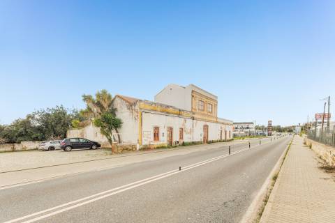 Casa antiga para recuperar