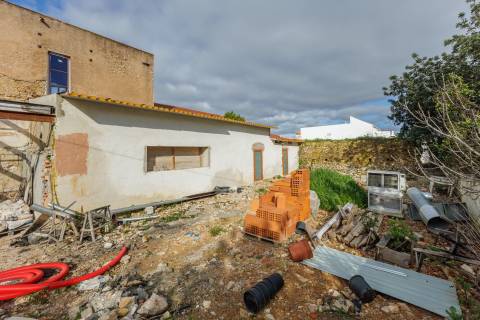 Casa antiga para recuperar