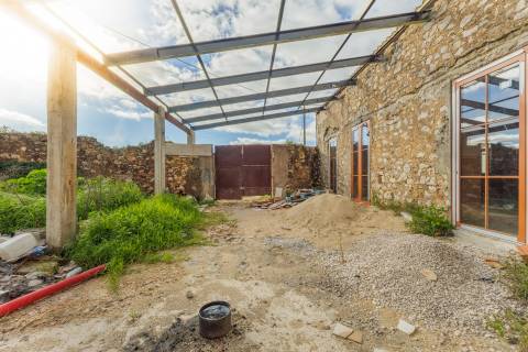 Casa antiga para recuperar