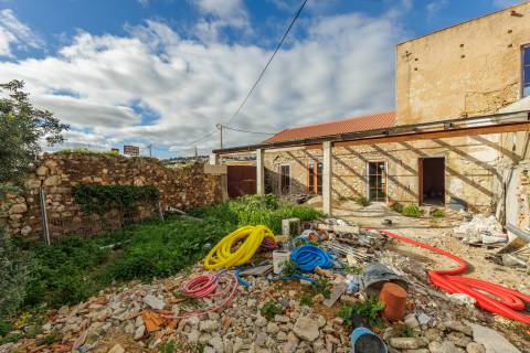 Casa antiga para recuperar