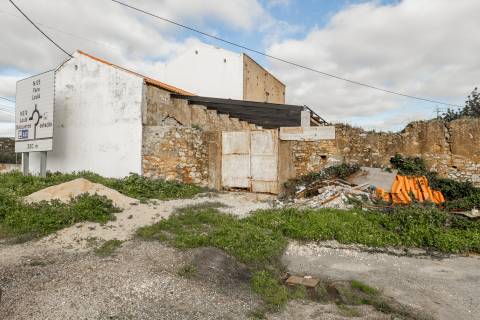 Casa antiga para recuperar