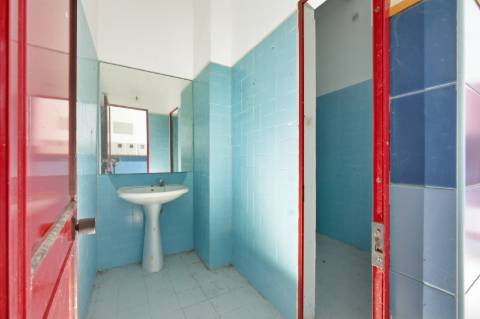 Oportunidade de investimento única a 2 minutos da praia - 17 frações comerciais