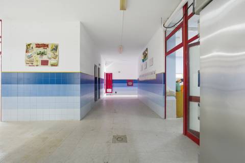 Oportunidade de investimento única a 2 minutos da praia - 17 frações comerciais