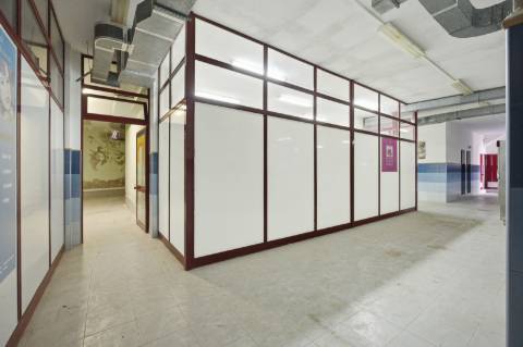 Oportunidade de investimento única a 2 minutos da praia - 17 frações comerciais