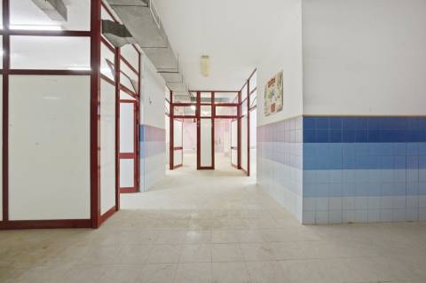 Oportunidade de investimento única a 2 minutos da praia - 17 frações comerciais