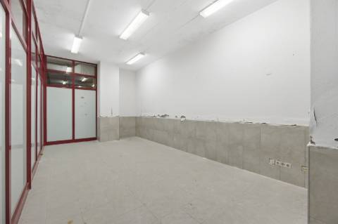 Oportunidade de investimento única a 2 minutos da praia - 17 frações comerciais