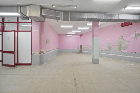 Oportunidade de investimento única a 2 minutos da praia - 17 frações comerciais