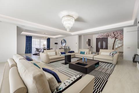 Moradia de exceção com piscina e vista para o golfe, num complexo prestigiado e seguro