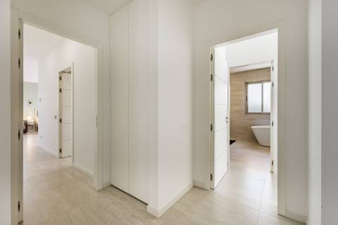 Moradia de exceção com piscina e vista para o golfe, num complexo prestigiado e seguro