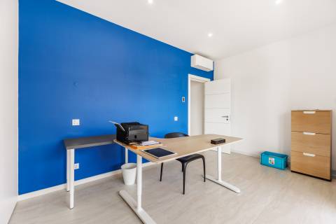 Moradia de exceção com piscina e vista para o golfe, num complexo prestigiado e seguro