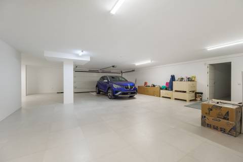 Moradia de exceção com piscina e vista para o golfe, num complexo prestigiado e seguro