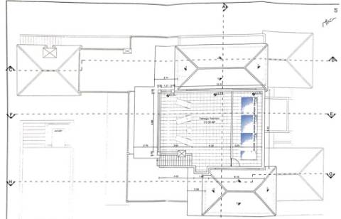 Moradia de exceção com piscina e vista para o golfe, num complexo prestigiado e seguro