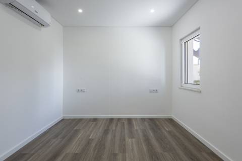 Fantástica Moradia T3 Renovada - A Apenas Minutos da Praia e Praça, Vale do Lobo