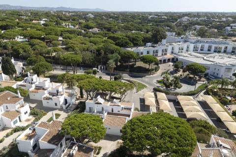 Fantástica Moradia T3 Renovada - A Apenas Minutos da Praia e Praça, Vale do Lobo