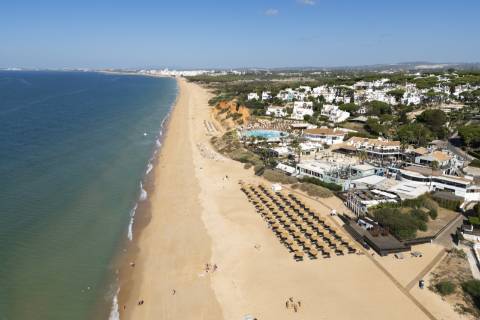 Fantástica Moradia T3 Renovada - A Apenas Minutos da Praia e Praça, Vale do Lobo