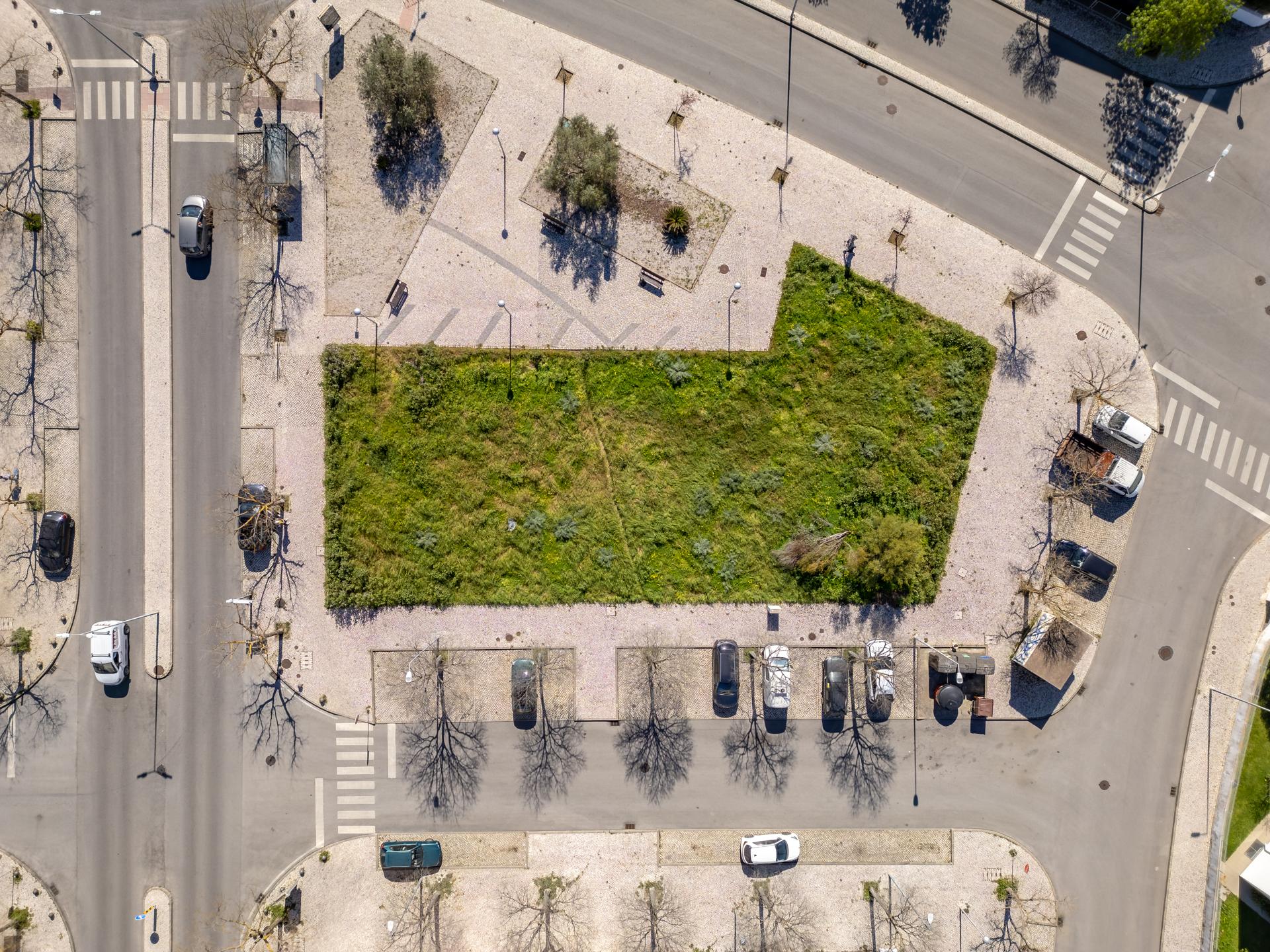 Terreno com projeto aprovado para construção de um prédio