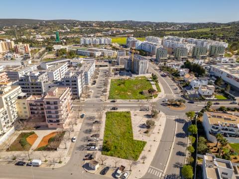 Terreno com projeto aprovado para construção de um prédio