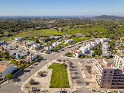 Terreno com projeto aprovado para construção de um prédio