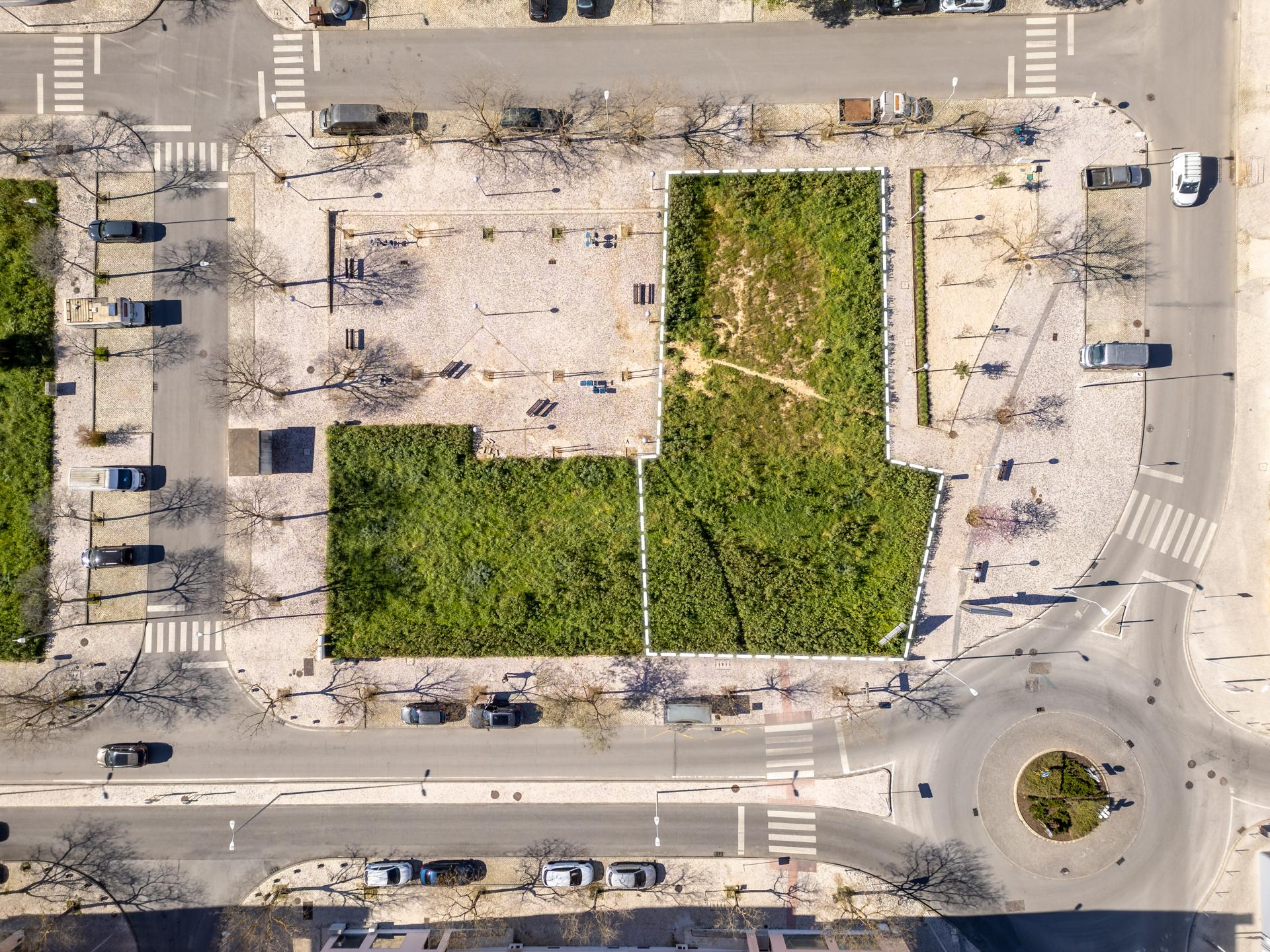 Terreno urbano para a construção de 23 apartamentos + espaço comercial