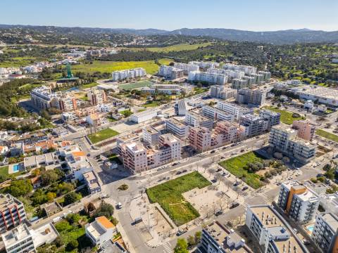 Terreno urbano para a construção de 23 apartamentos + espaço comercial