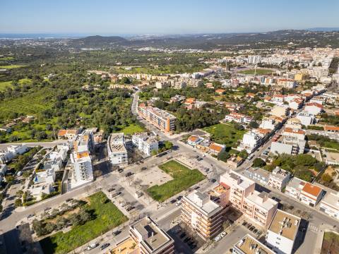 Terreno urbano para a construção de 23 apartamentos + espaço comercial