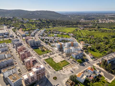 Terreno urbano para a construção de 23 apartamentos + espaço comercial