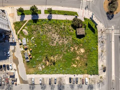 Terreno Urbano para Comércio ou Serviços - Loulé