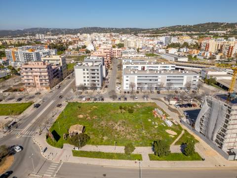 Terreno Urbano para Comércio ou Serviços - Loulé