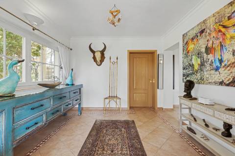 Moradia V5 de excelência com jardim amplo, piscina e ambiente privado