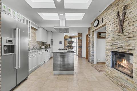 Moradia V5 de excelência com jardim amplo, piscina e ambiente privado