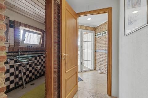 Moradia V5 de excelência com jardim amplo, piscina e ambiente privado