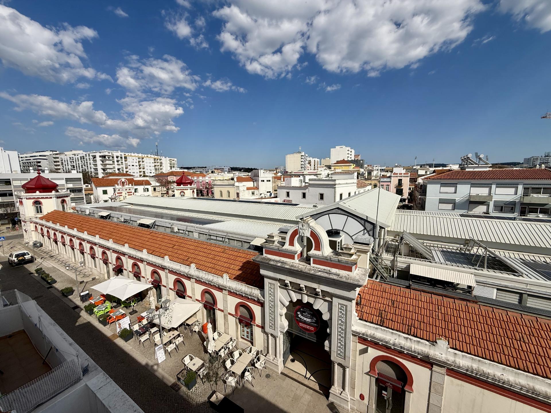 PARA ARRENDAMENTO - ESPAÇO COMERCIAL EXCECIONAL NO CENTRO DE LOULÉ